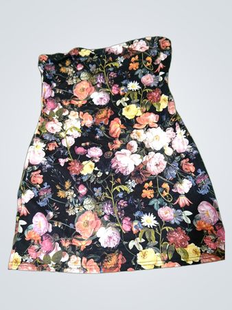 Schwarzes trägerloses Kleid mit Blumenmuster