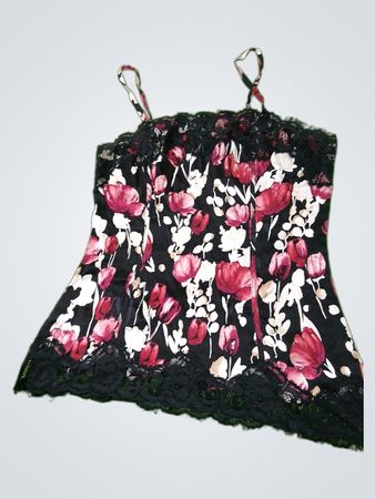 White House Black Market Blumen-Cami-Top