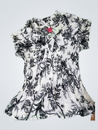 Sunny Leigh Damen Bluse mit schwarzem und weißem Blumenmuster