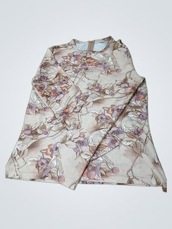 Oberteil mit Blumenmuster und langen Ärmeln