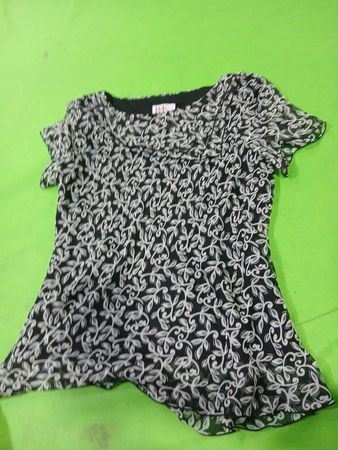 R&K Originals Damen Top mit schwarzem und weißem Blattmuster