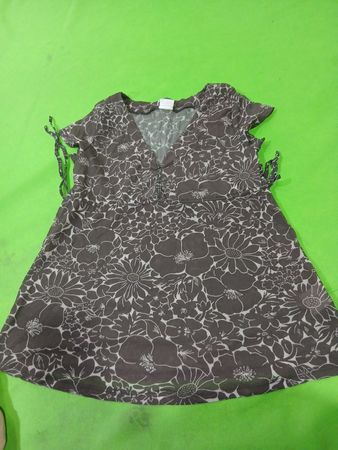 Ungebundenes Minikleid mit Blumenmuster