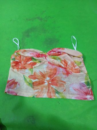 Floral-Print-gewundetes Bandeau-Top