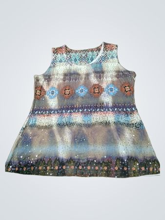 Ärmelloses Top mit geometrischem und Batikmuster