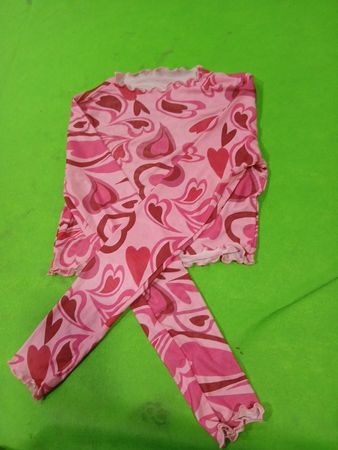 Pinkes Langarmshirt mit Herzmuster