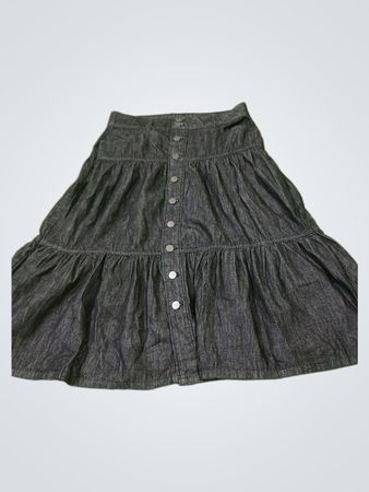 Time and Tru Damen Jeans-Stufenrock mit Knöpfen vorne, Midi-Länge