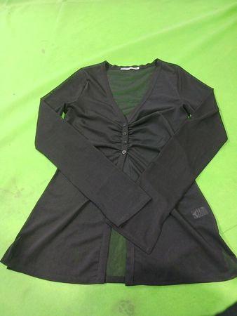 Schwarze transparente Bluse mit Knopfleiste