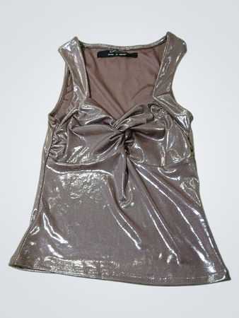 Metallic-Top mit gerafftem Knoten vorne
