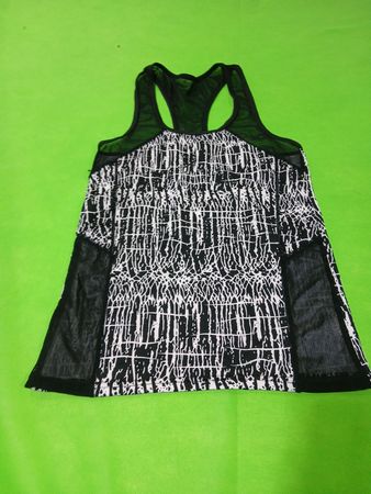 Schwarzes und weißes grafisches Tanktop mit Mesh-Einsätzen