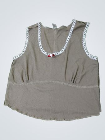 Braunes geripptes Tanktop mit Spitzenbesatz
