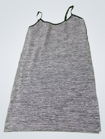 Graues Spaghettiträgerkleid