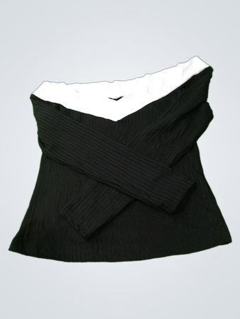 Schwarz-weißes Off-Shoulder-Oberteil