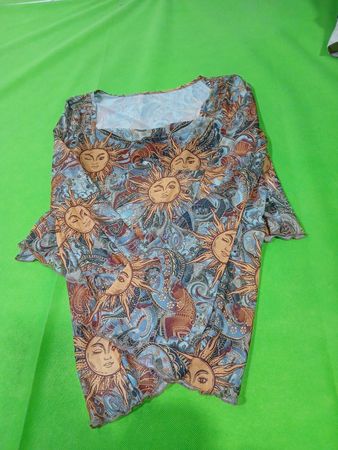 Damenoberteil mit Sonnen- und Paisley‑Muster