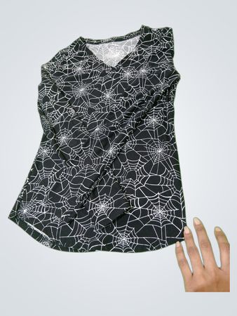 No Boundaries T-Shirt mit Spinnennetzmuster