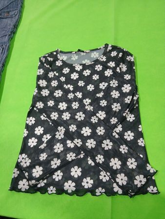 SO Goods for Life Schwarzes Daisy-Mesh-Oberteil mit langen Ärmeln