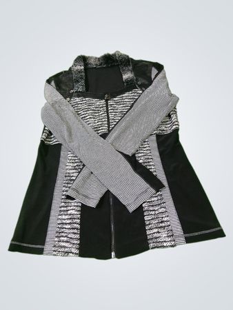 Schwarz-weiß gestreifte Langarmjacke