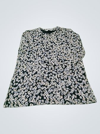 Vestido de manga longa com estampa floral preta