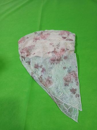 Lenço de Renda Floral