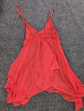 Roter Spitzenbesatz transparenter Babydoll