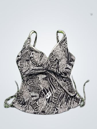 Captiva Women's Black and White Patterned Swimsuit Top
