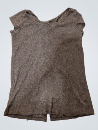 Braunes T-Shirt mit schwarzen Schleifen