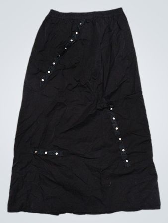 Schwarze Maxi-Rock mit Knopfdetails