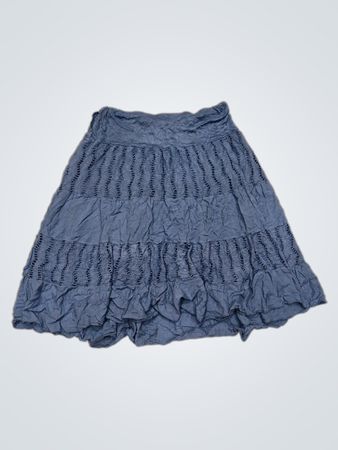 Blauer gestufter Midi-Rock