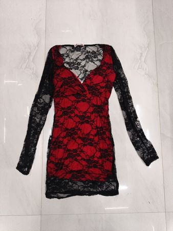 MODATOI PARIS Rotes und Schwarzes Spitzenkleid