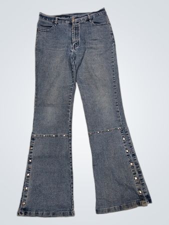 Bell Bottom Jeans mit Nieten
