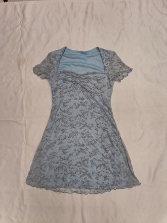 Hellblaues Blumenmuster-Meshkleid