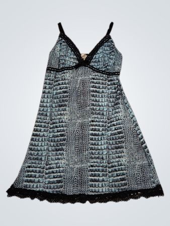 Blaues und schwarzes Krokodilledermuster-Schlupfkleid mit Spitzenbesatz