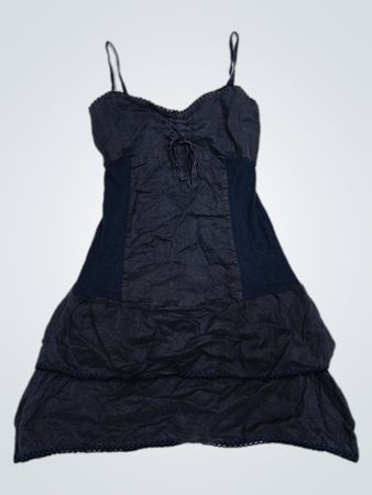 Navyblaues gestuftes Kleid