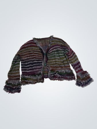 Gestreifte Strickjacke mit Fransenbesatz