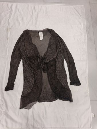 Transparenter Cardigan mit Bindeband vorne