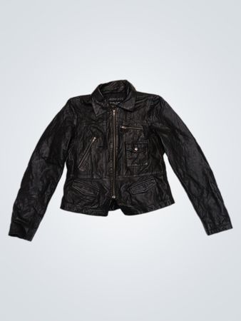 rebite preto criado com estilo 4 pessoas com jaqueta pessoal