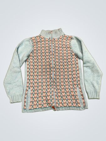 Blauer Strickjacke mit Reißverschluss und gemusterter Vorderseite