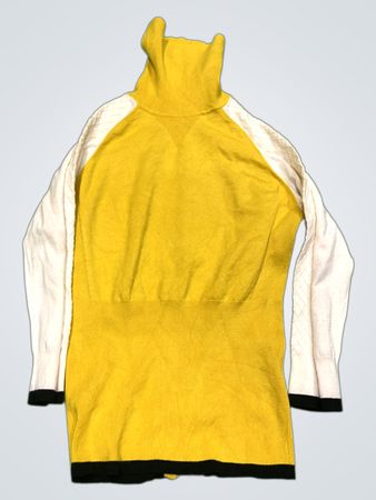 KAREN MILLEN Gelber und weißer Rollkragenpullover