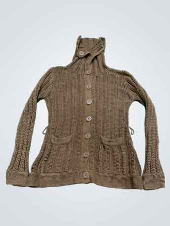 Brauner Rollkragenstrickpullover