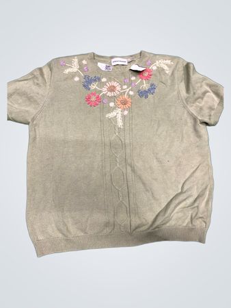 Alfred Dunner Damen grüner Pullover mit floralen Stickereien