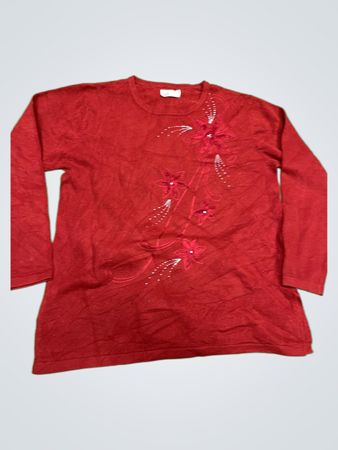 Rotes Langarmoberteil mit Blumendesign