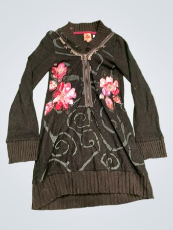 Desigual schwarzer Pullover mit floralem Druck