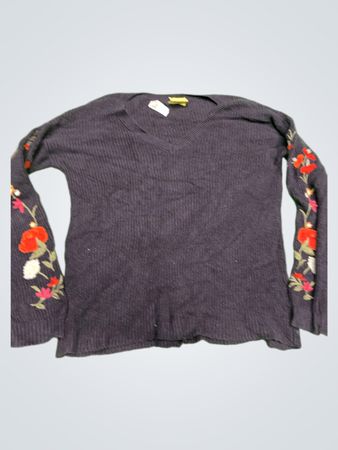 American Eagle Outfitters Damen Pullover mit bestickten Ärmeln