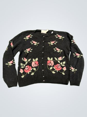 Schwarzer Cardigan mit pinkfarbener Rosenstickerei