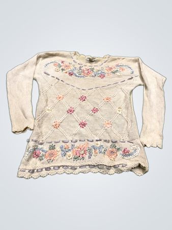 Bestickter Blumenpullover