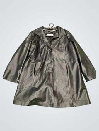 Anne Weyburn schwarze Lederjacke