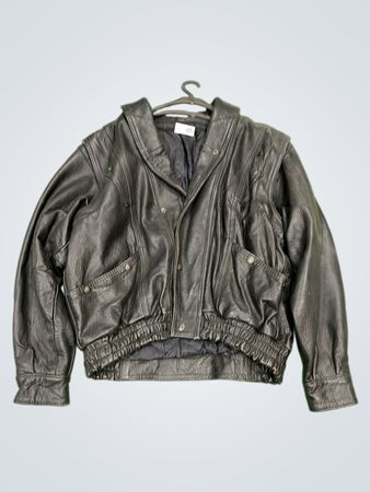 Schwarze Lederjacke