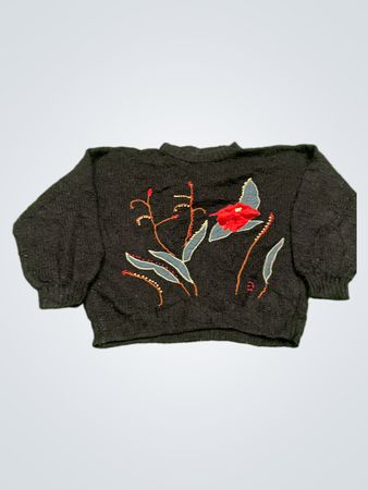 Schwarzer Pullover mit floralem Stickerei
