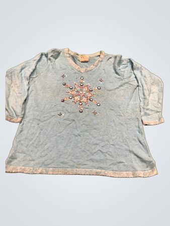 Der Quacker Factory 1X blaue Pullover mit Schneeflocken-Design