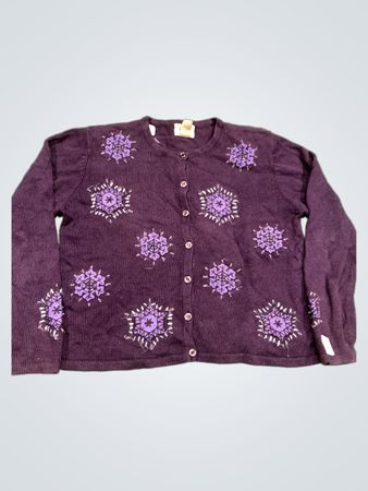 Christopher & Banks handbestickter lila Schneeflocken-Cardigan