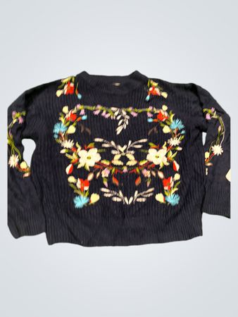 Woven Heart Bestickter Strickpullover